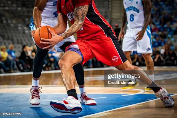 نجوم المستقبل: تصنيفات فئة 2030 في كرة السلة تُبرز المواهب القادمة