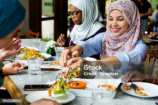 كيف تستعد الدول العربية لشهر رمضان؟ رحلة تمتد من شعبان إلى ليلة الرؤية